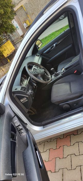 Vand mercedes benz in stare buna