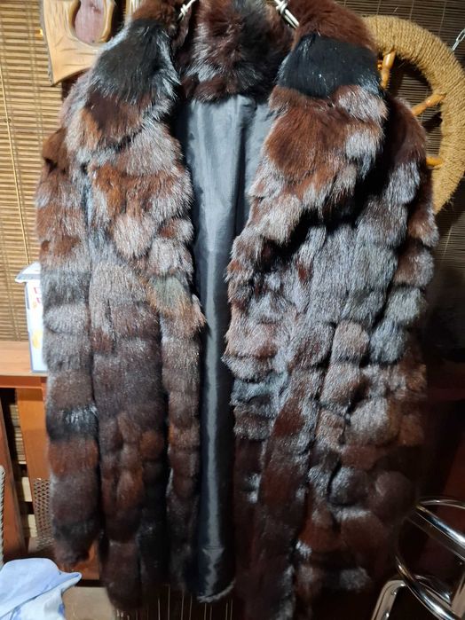 Haina din blana dama