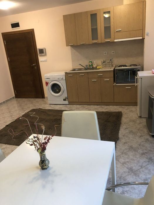 Дава се под наем Едностаен апартамент в Варна, Център - 50 кв.м за 357 € - Снимка #1