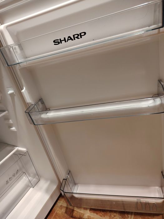 Frigider Sharp impecabil
