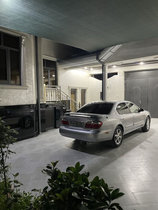 Nissan maxima 2000 yil