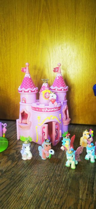 Filly Колеции замък въртележка къщичка и фигурки