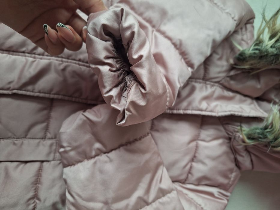 Запазено палтенце за малка госпожица размер 104