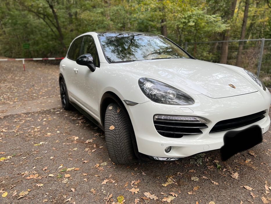 Porsche Cayenne GTS 2012 Panoramic