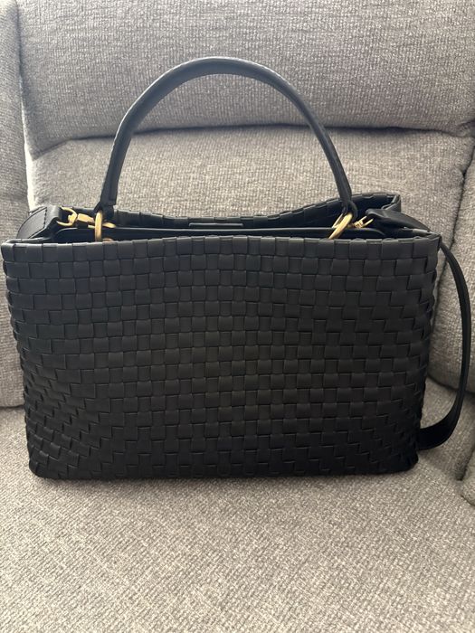 Черна чанта Guess