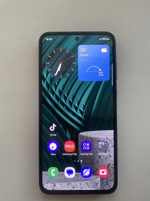 Продам Samsung A35 (8GB)