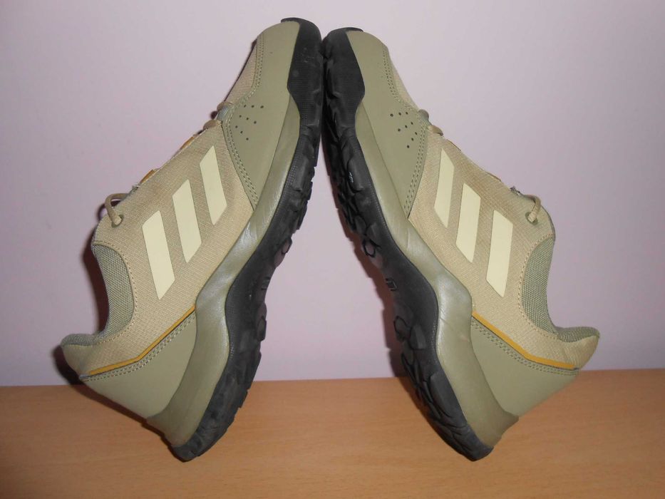 Дамски маратонки Adidas Traxion