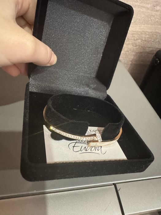 Луксозна гривна