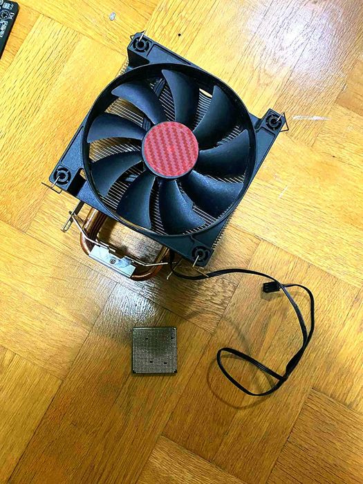 Процесор AMD FX-8320 с охладител