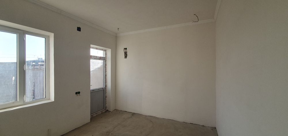 Yengi toshmidan kirganda Tutzorda 2.5 sòtu  6 xona 68000$