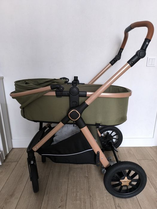 Продам коляску..