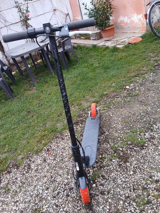 Vând trotinete electrică Xiaomi Pro 2