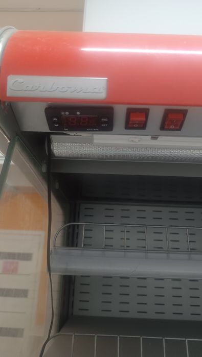 Витринный холодильник