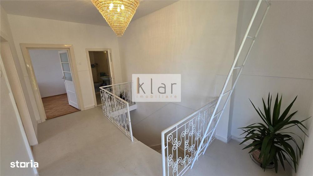 Casa  Birou 3 camere, 140mp, D+P+E, zona Andrei Muresanu Sud
