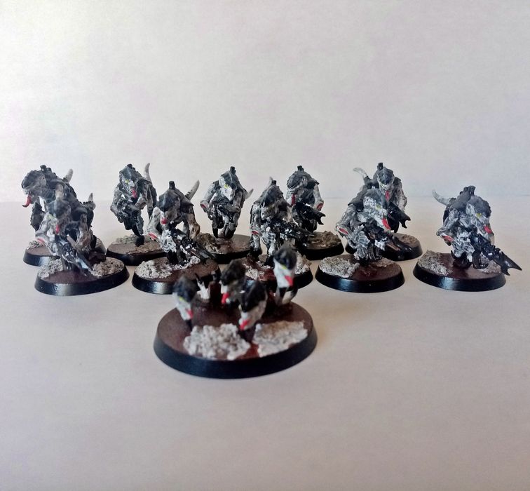 Miniaturi Tyranids și Imperial Guard