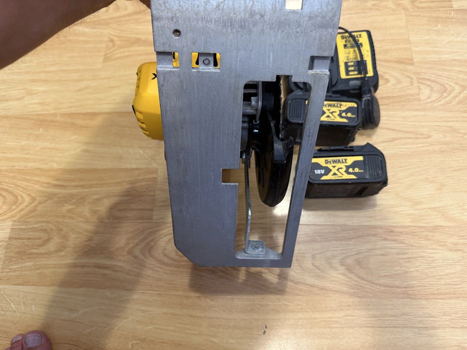 Dewalt DCS565 Ръчен Циркуляр