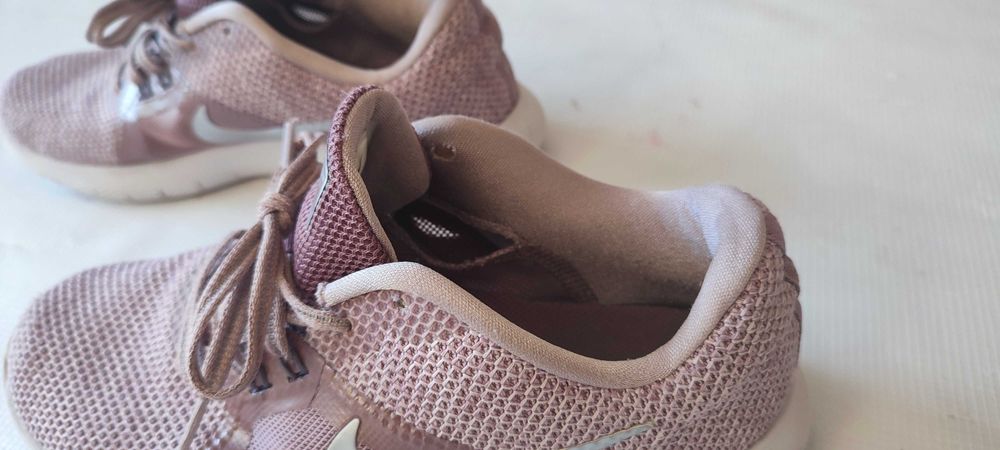 Дамски маратонки Nike 38 номер