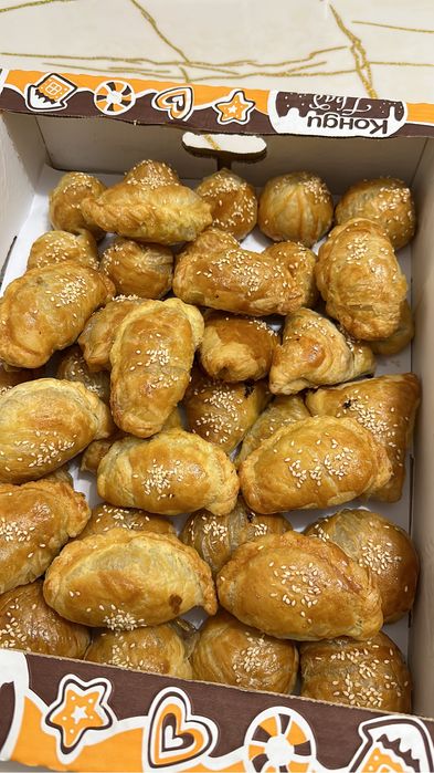 Выпечка самса, рулеты