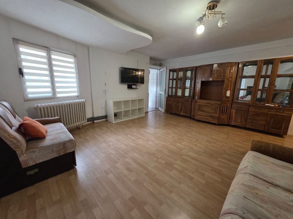 De închiriat apartament cu 3 camere – zonă centrală, Târgu Jiu