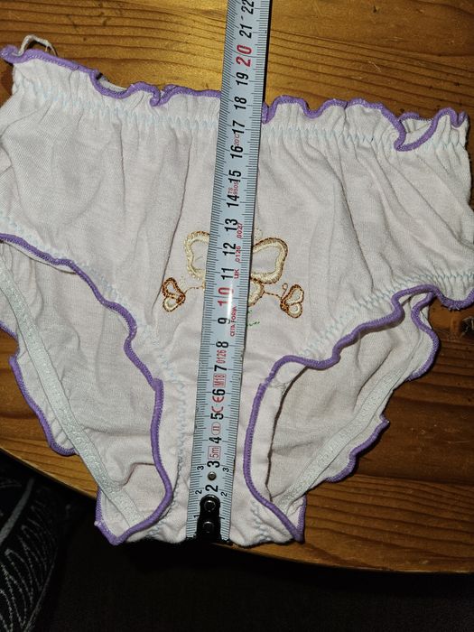 Подарявам детски дрешки