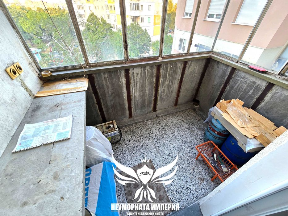 Продавам тристаен/четиристаен апартамент с площ от 94кв.м. на 5етаж в  град Пловдив квартал Тракия