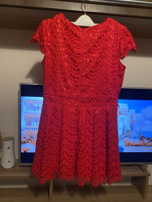 Rochie roșie ocazie