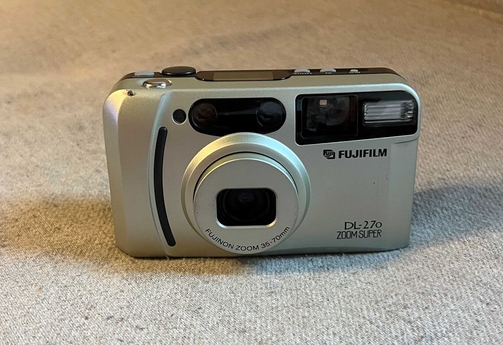 Aparat foto pe film Fujifilm DL-270 Zoom Super functional