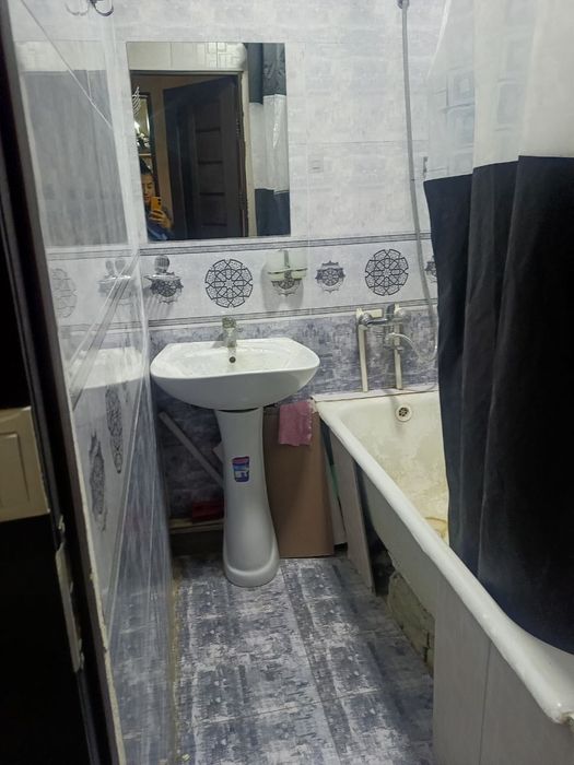 Срочно продается 2 ком.. квартира. Вокзал.ул. Беруний. Можно Ипотека