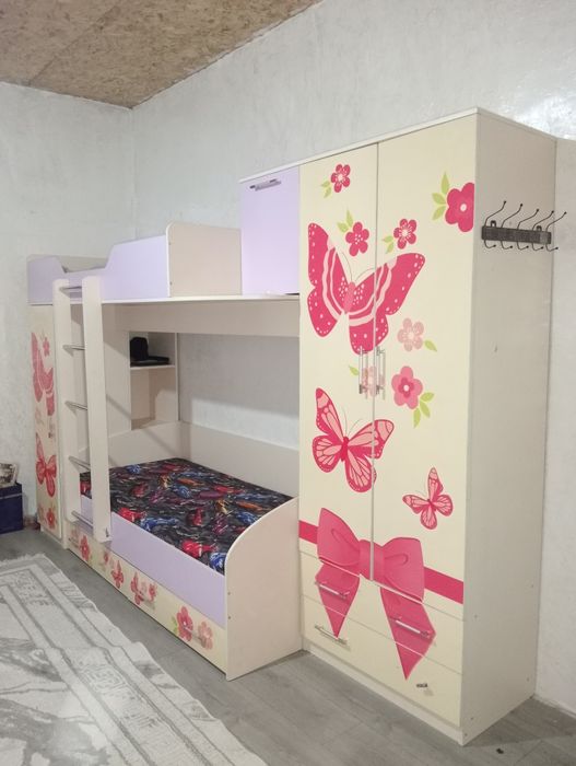 Двуспальная кровать