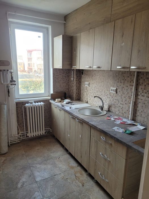 Vând apartament 2 camere etaj 1