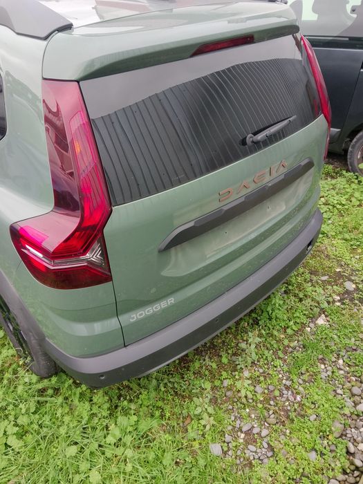 Dacia Jogger Avariat fab 2023 model Extreme Benz  TCE + GPL  29000 km
