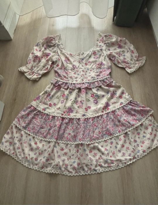 Rochie cu volanase si maneci bufante - Miss Selfridge