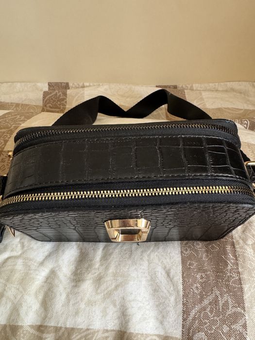 Черна кожена чанта