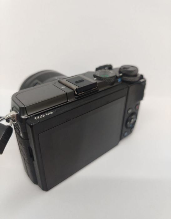 Фотоаппарат Canon EOS M6