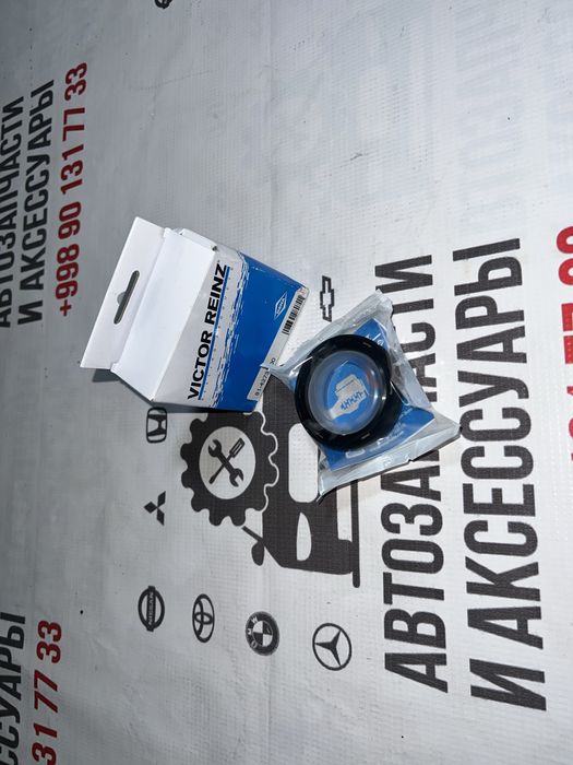 Передний сальник коленвала Victor Reinz на Skoda Kodiaq