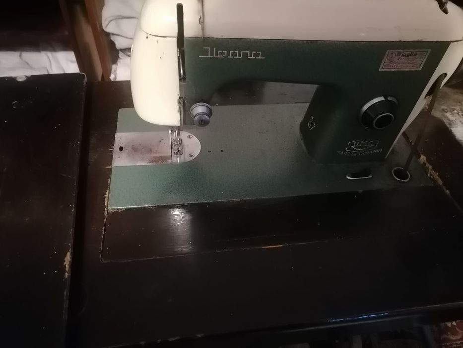 Mașina de cusut ileana