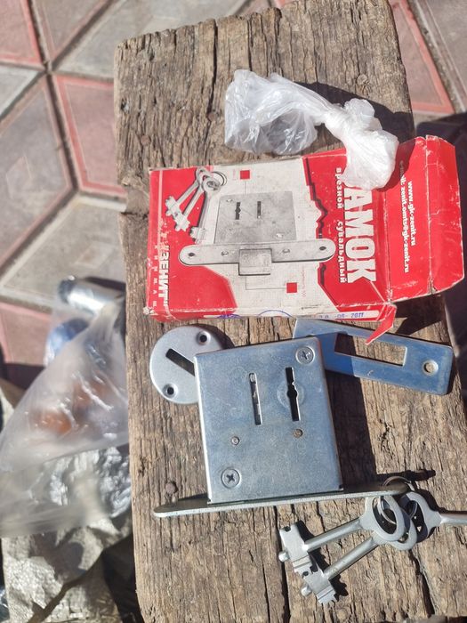 Продам замки,ручки дверные