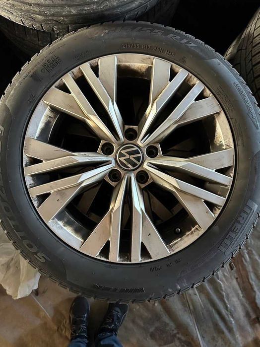 4бр. ал.джанти VW Stavanger 7Jx17 ET38 + зимни гуми Pirelli 215 55 17