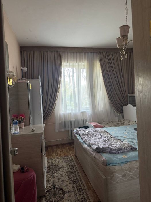 Qorasuv 6 bozor yonida bankvskiy dom