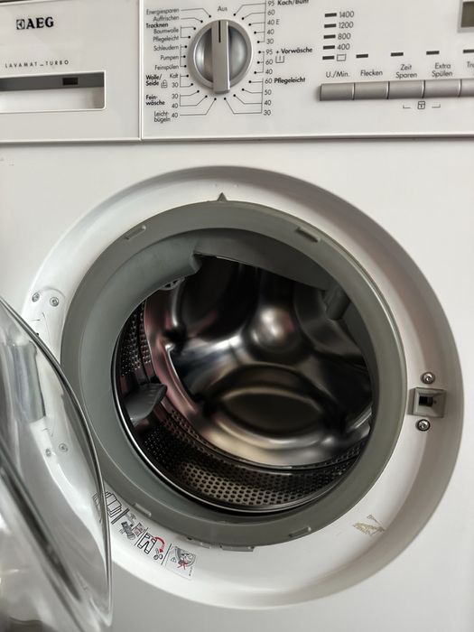 Пералня за вграждане AEG
