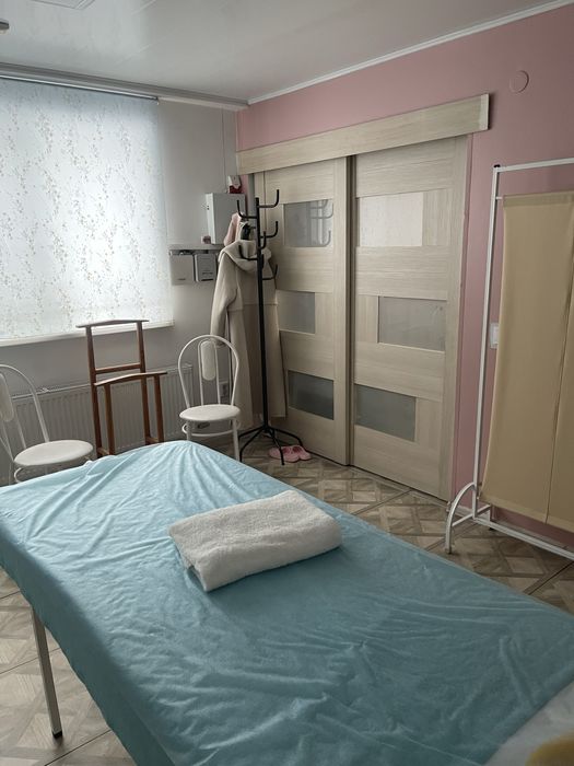 Сдам кушетку в салоне