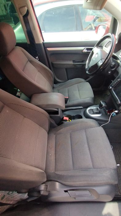 VOLKSWAGEN Touran 2005 — imagine 4
