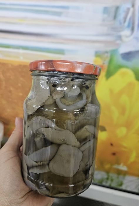 Грибы маринованные