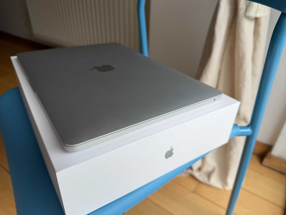 Macbook PRO Touchbar M1 8gb RAM 512gb SSD IMPECABIL 87% Baterie