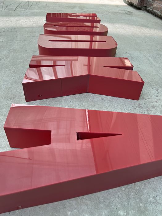 Светодиодные обьемные буквы б/у 2,5 млн