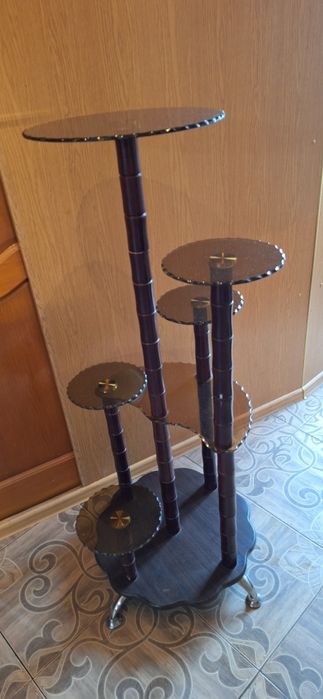 Продам полку для цветов