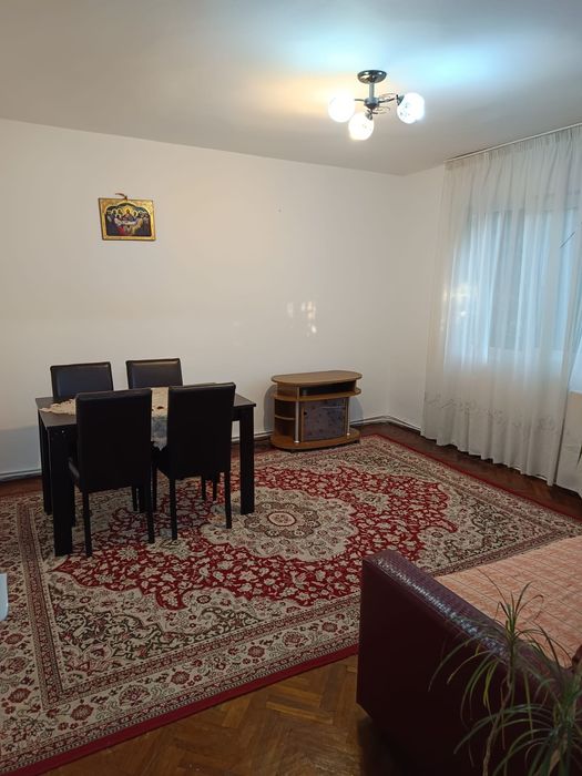 Apartament la vila de vanzare