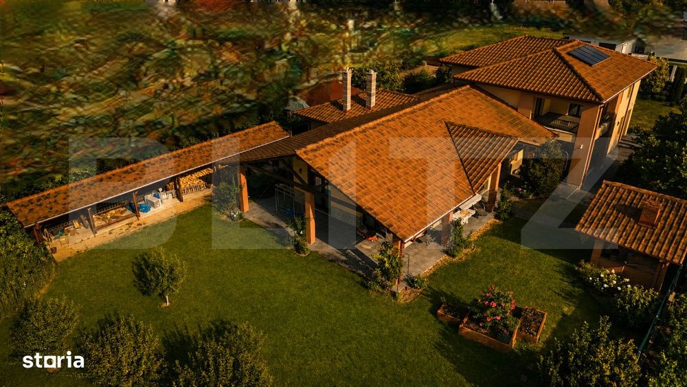 Vila de vanzare, 380 mp, zona Reghin
