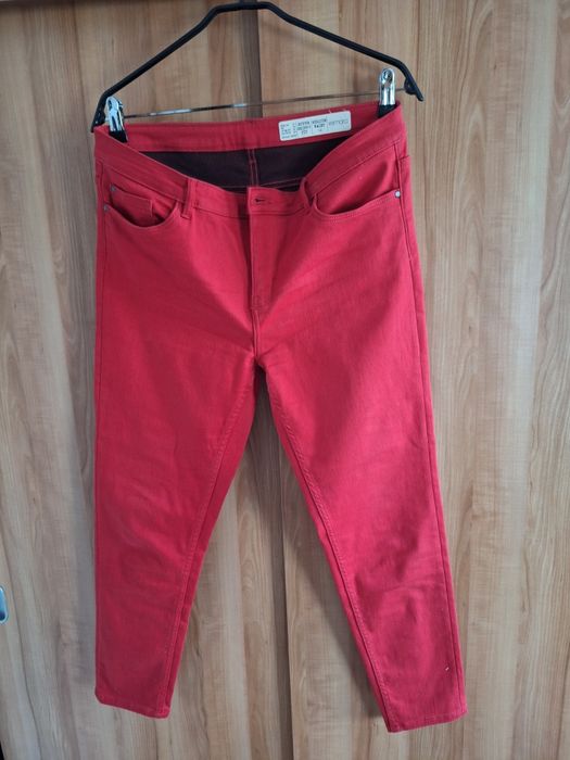 Pantalon blugi rosii