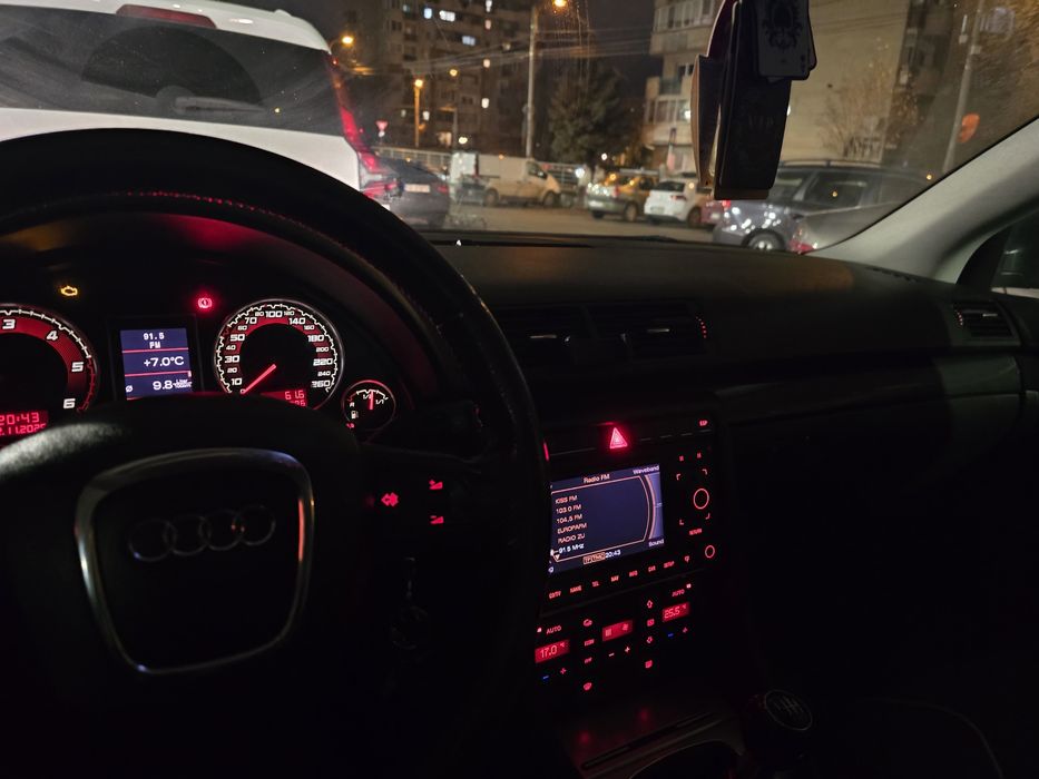 Vând Audi A4 B7 2008 2.0TDI Manuala